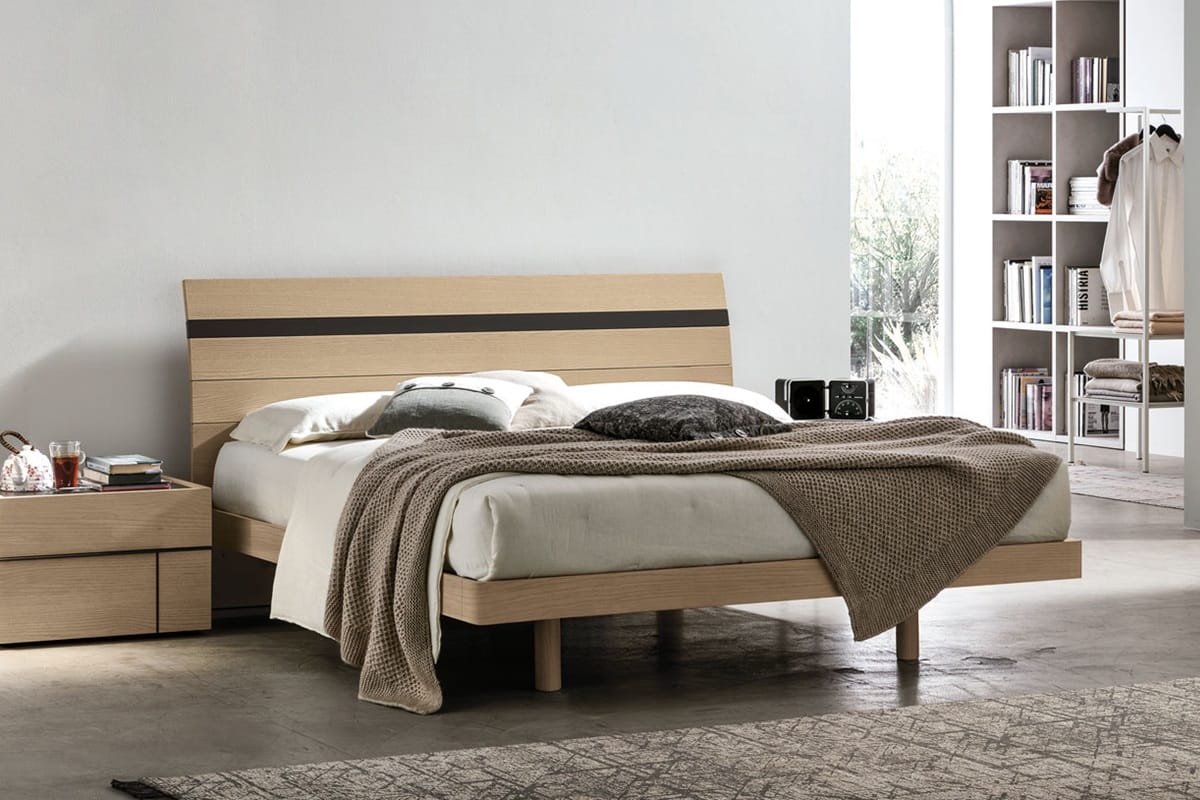 Letto matrimoniale moderno in legno modello Joker di tomasella