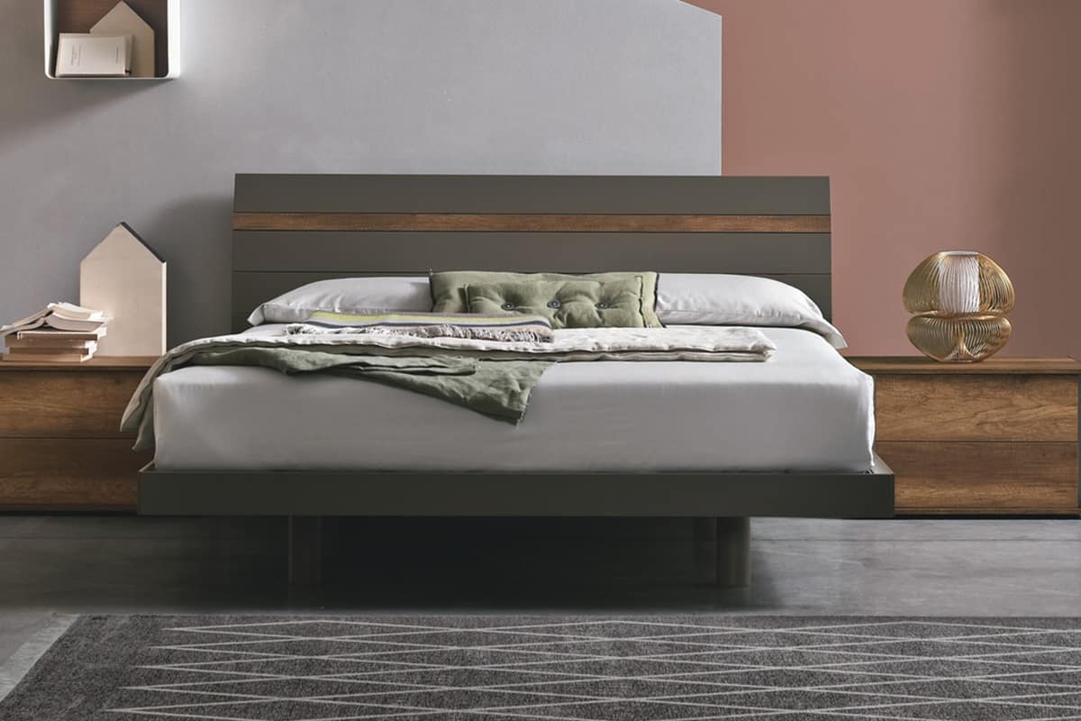 Letto matrimoniale moderno di Tomasella modello Joker laccato e legno