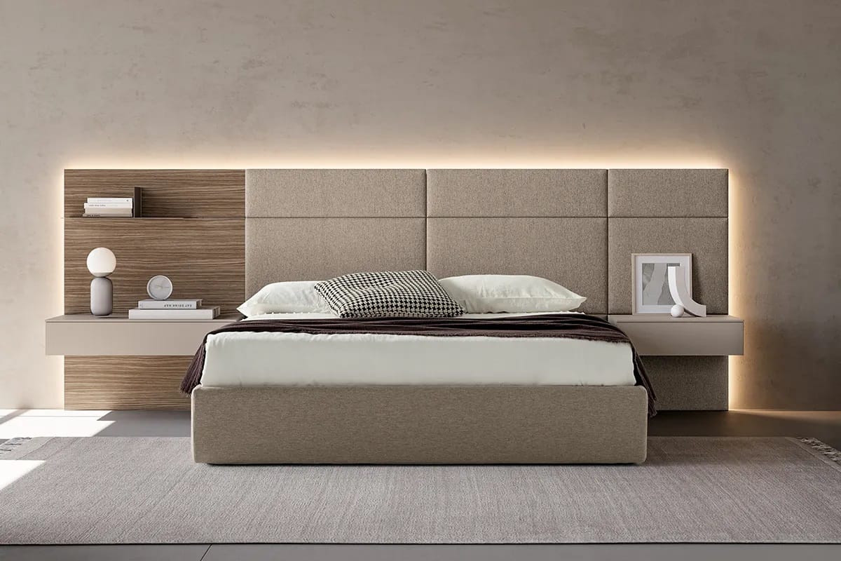 Letto matrimoniale con boiserie imbottita Modula e pannelli in legno