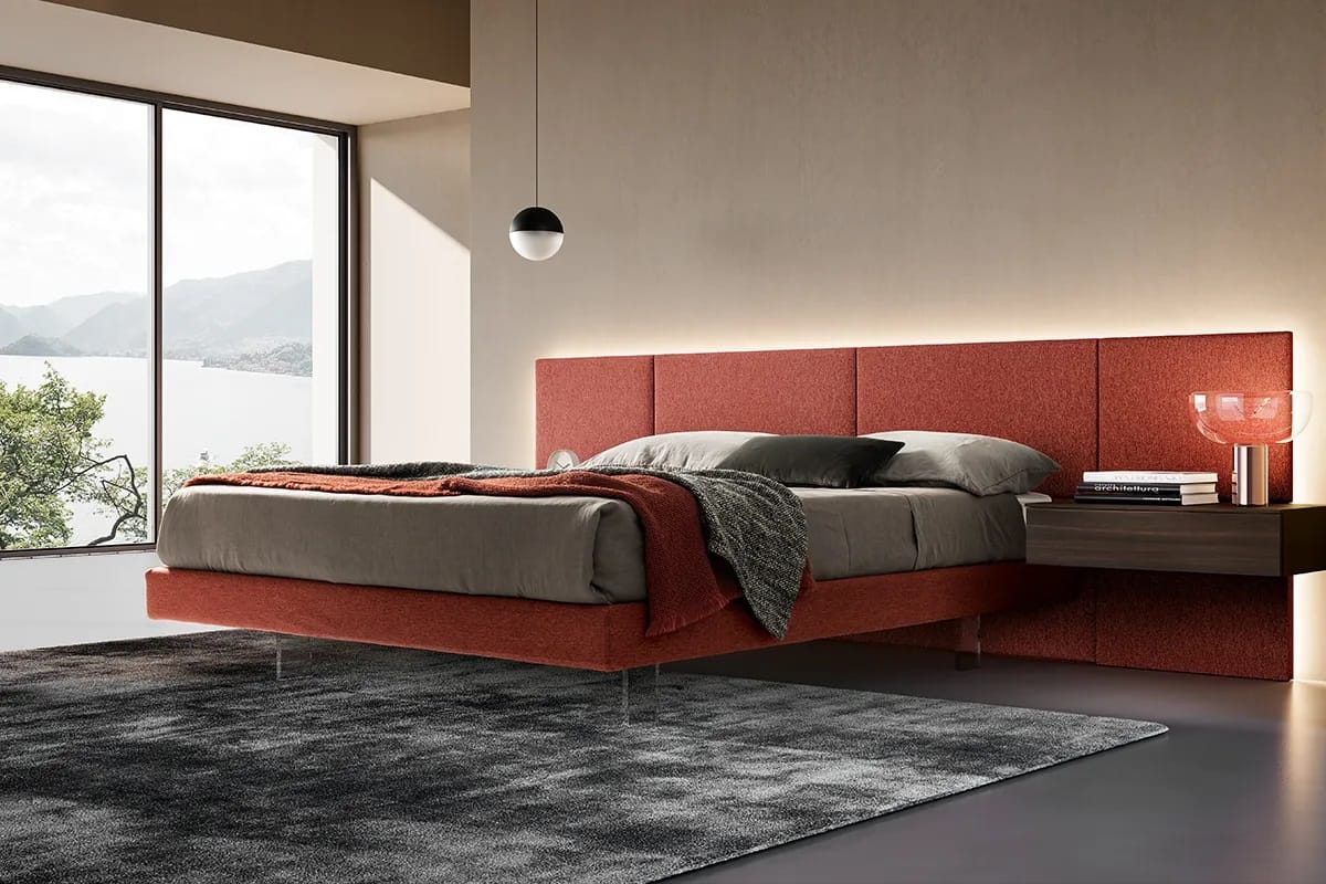 Letto matrimoniale Adok modello Modula in tessuto rosso