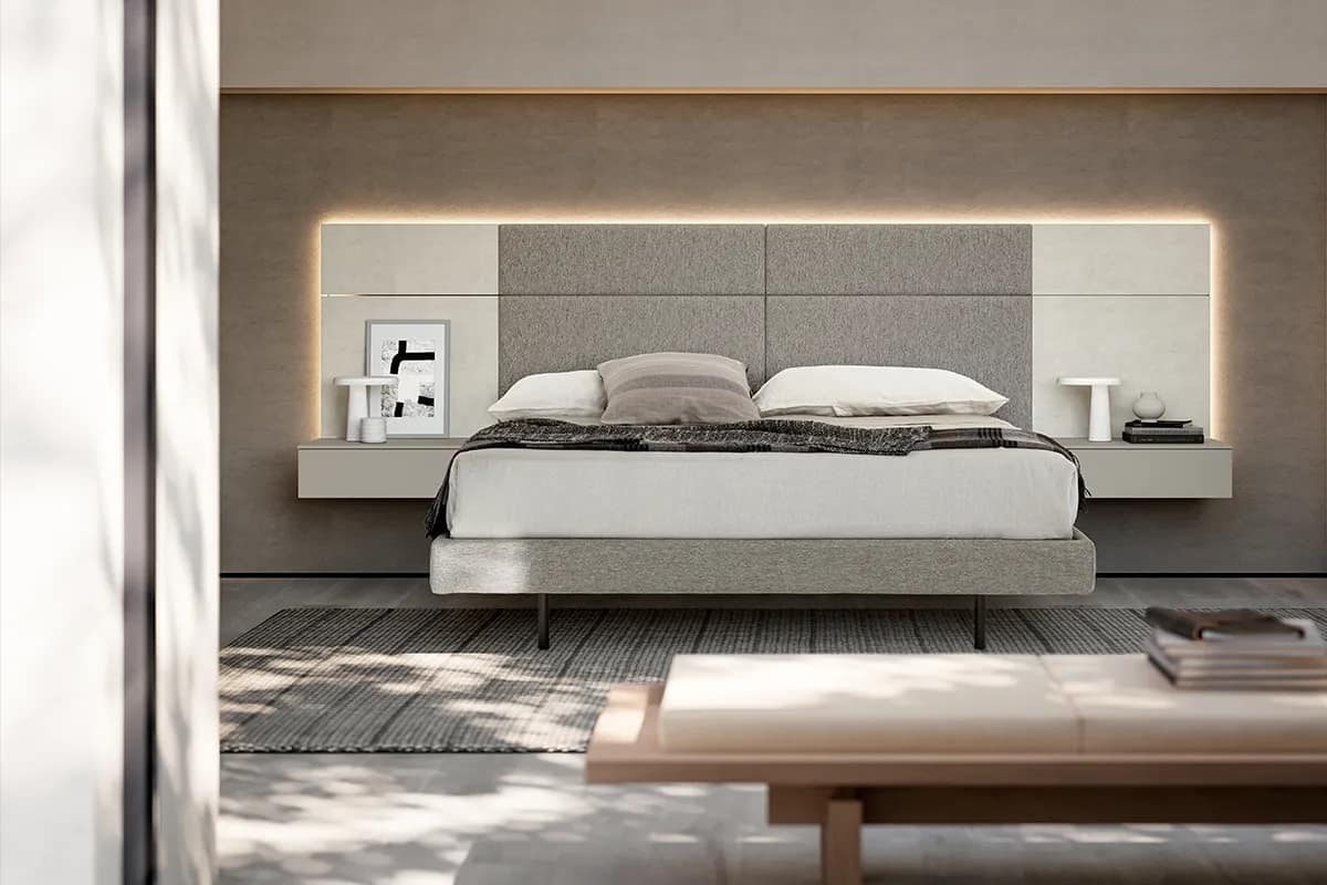 Letto matrimoniale con boiserie Modula imbottita e pannelli in legno
