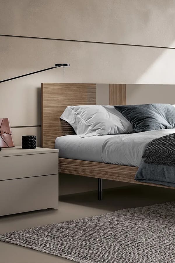 Letto matrimoniale Blade Doimo con comodino Flat in nobilitato