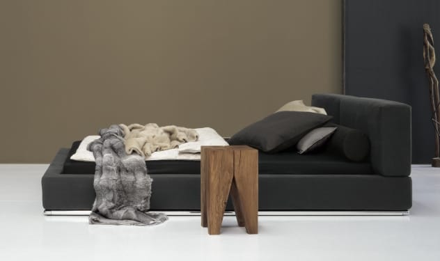 academy soft con basamento cromato