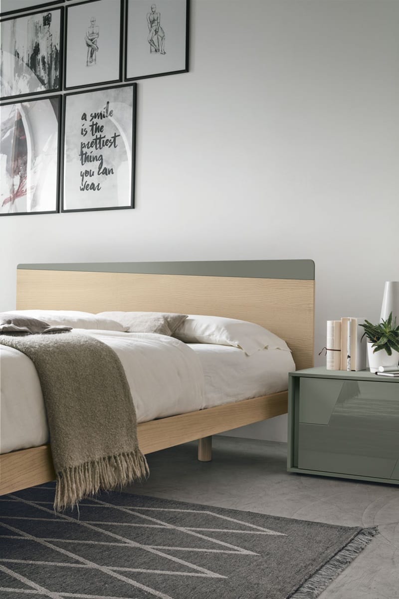 Letto matrimoniale Charlie in legno con dettaglio verde