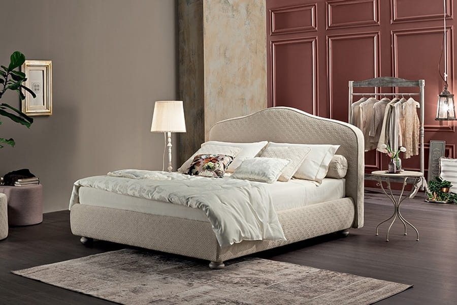 Letto classico imbottito Alhtea di V&nice