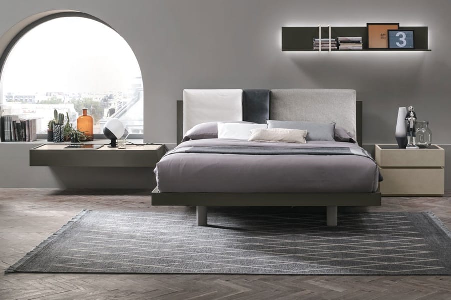 Letto matrimoniale Nikki con 3 cuscini e comodini replay