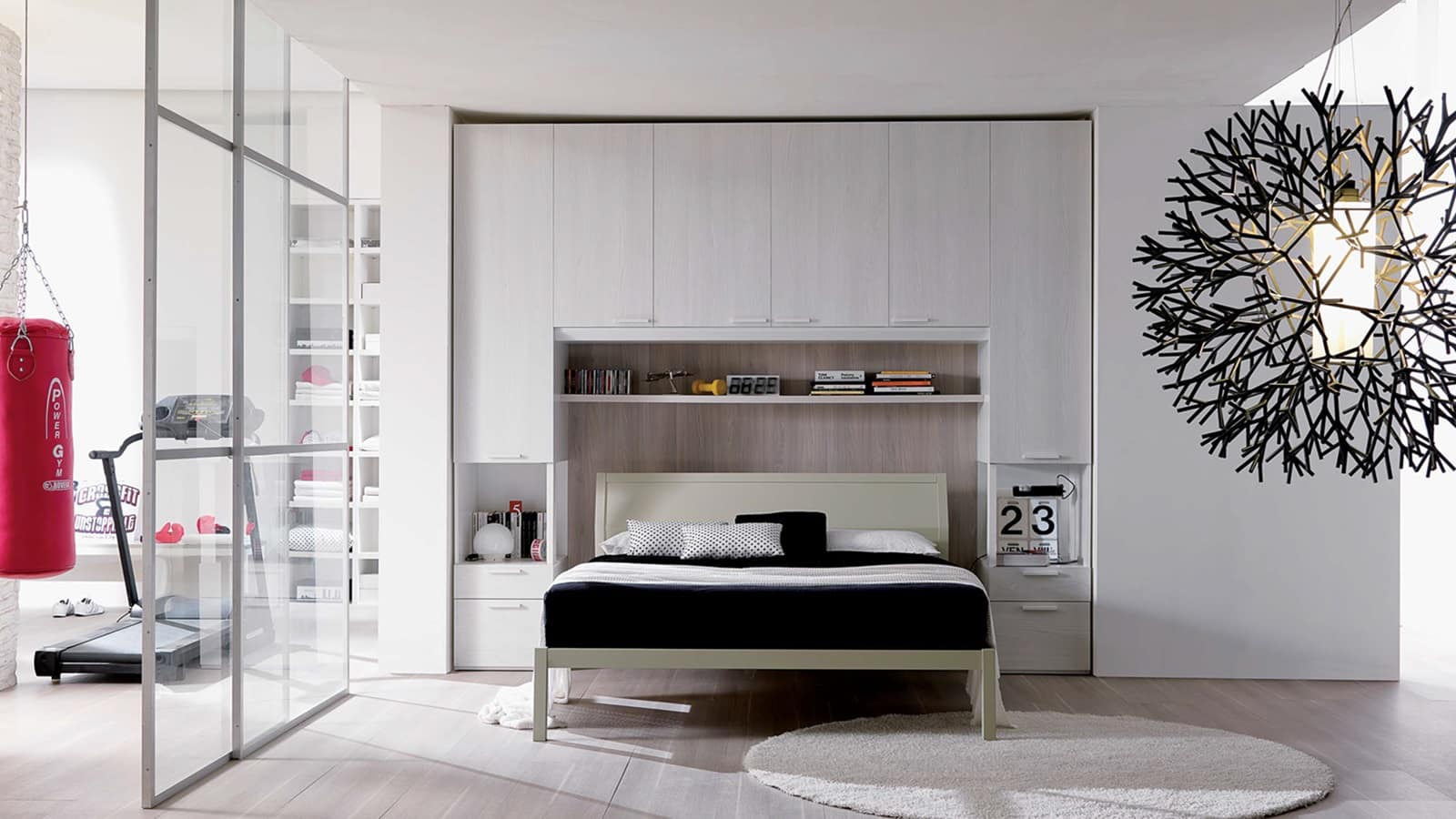 Camera matrimoniale con armadio a ponte compatto con colonne comodino