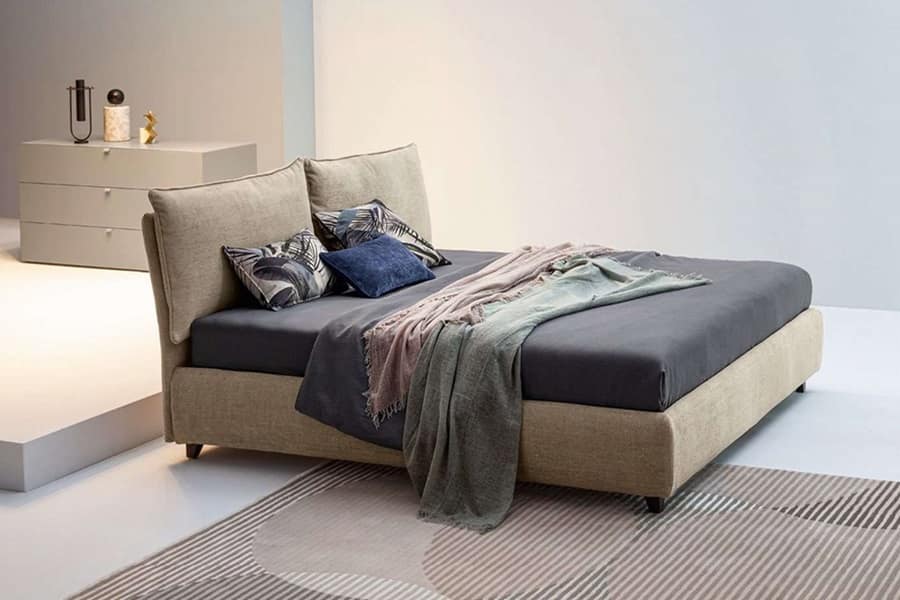 Letto matrimoniale imbottito con contenitore modello Blanca di Twils